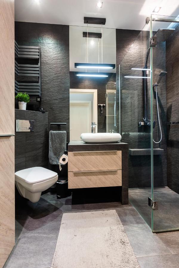Elegant Business Accommodation With Parking - By Upstairs Krakow Exterior photo