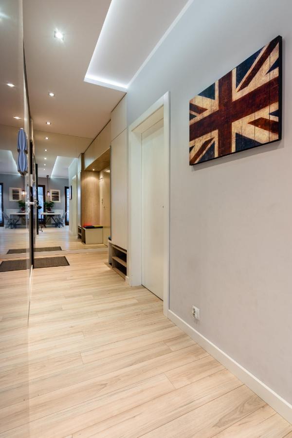 Elegant Business Accommodation With Parking - By Upstairs Krakow Exterior photo