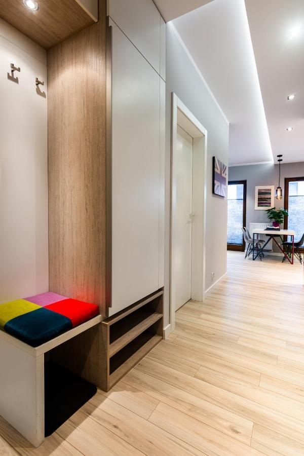 Elegant Business Accommodation With Parking - By Upstairs Krakow Exterior photo